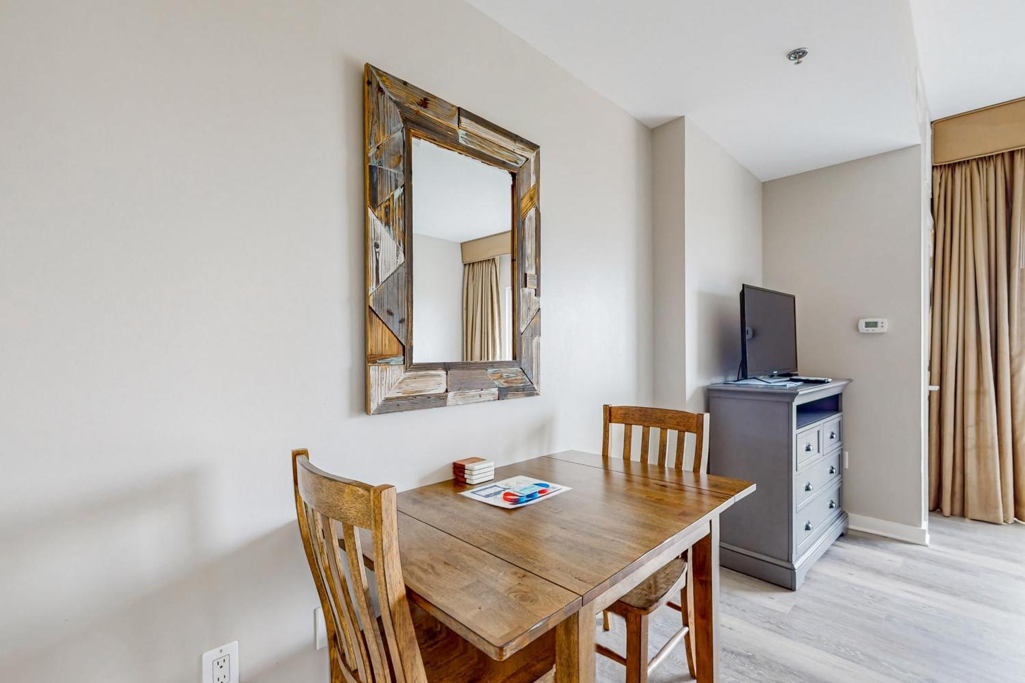 Luau Condos V デスティン 部屋 写真