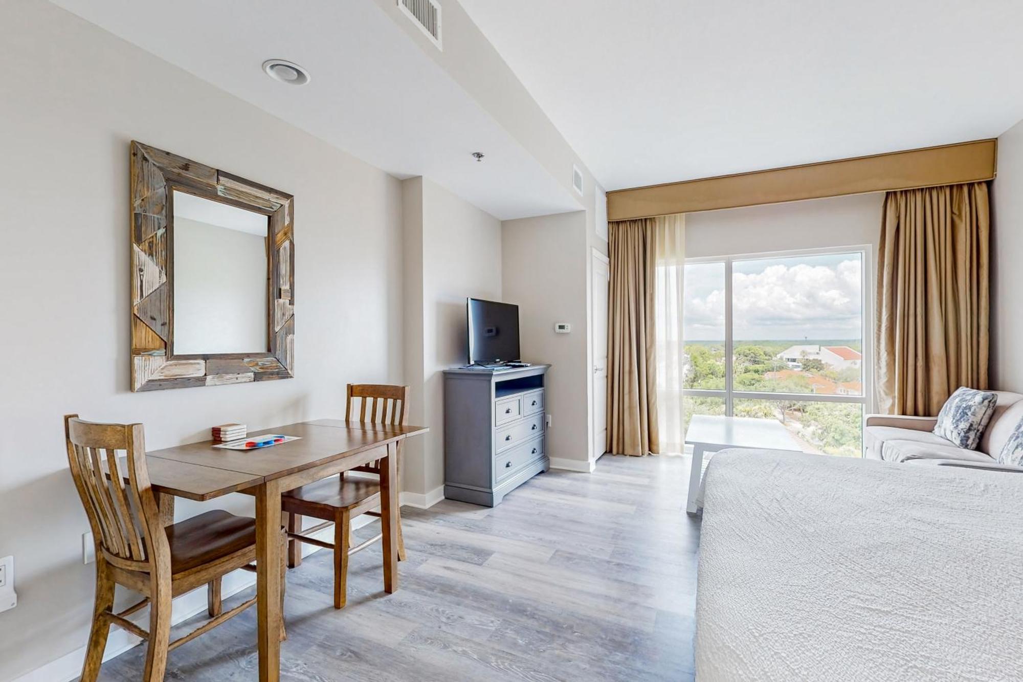 Luau Condos V デスティン 部屋 写真