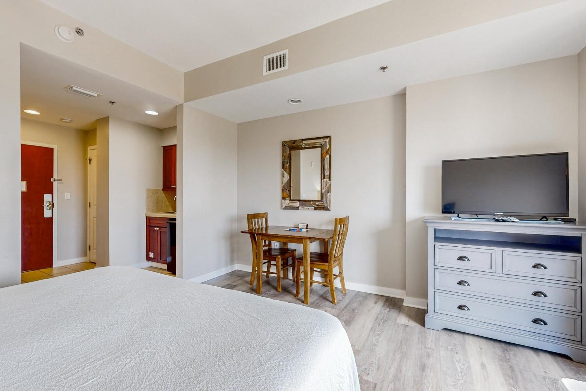 Luau Condos V デスティン 部屋 写真