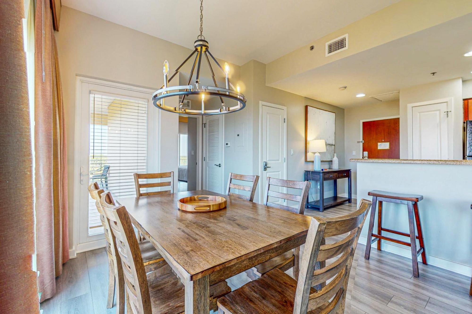 Luau Condos V デスティン 部屋 写真